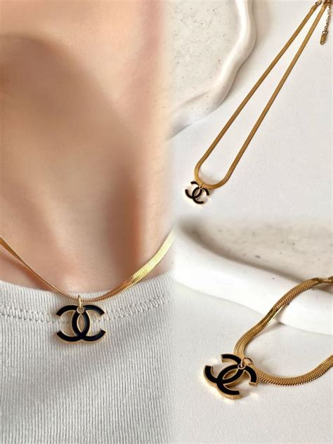colares chanel